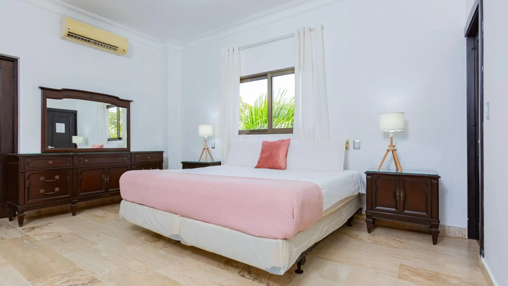 Suites At Grand Laguna Beach By Calisto Stays Sosúa Apartamento