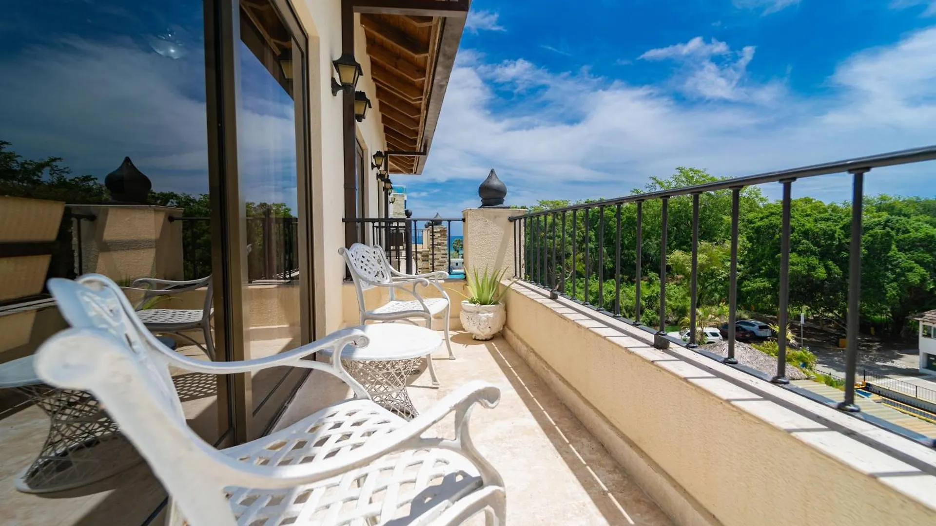 Suites At Grand Laguna Beach By Calisto Stays Sosúa